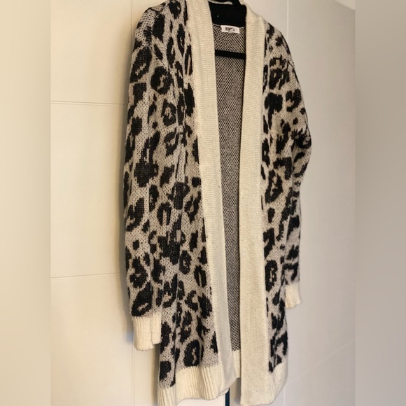 BB Dakota Womens Feline Myself Leopard Jacquard Cardigan - Picture 3 of 4